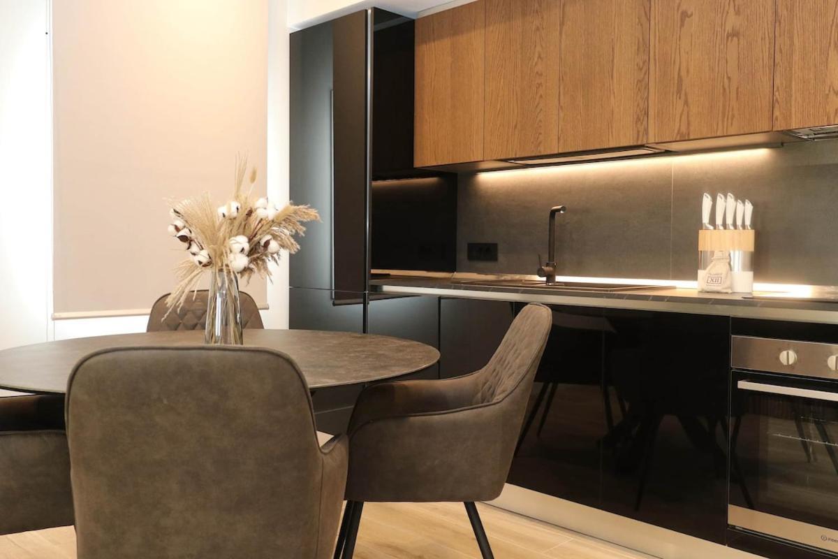 New - Spacious & Luxurious - Fully Renovated & Equipped 2br - Historical Centre Appartamento
