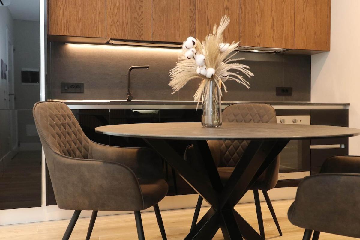 Appartamento New - Spacious & Luxurious - Fully Renovated & Equipped 2br - Historical Centre *